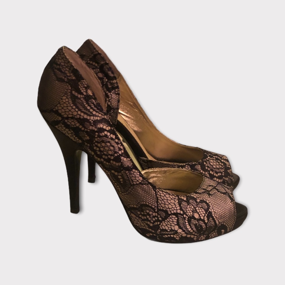 Disney Size 8 Black Lace Princess Pumps